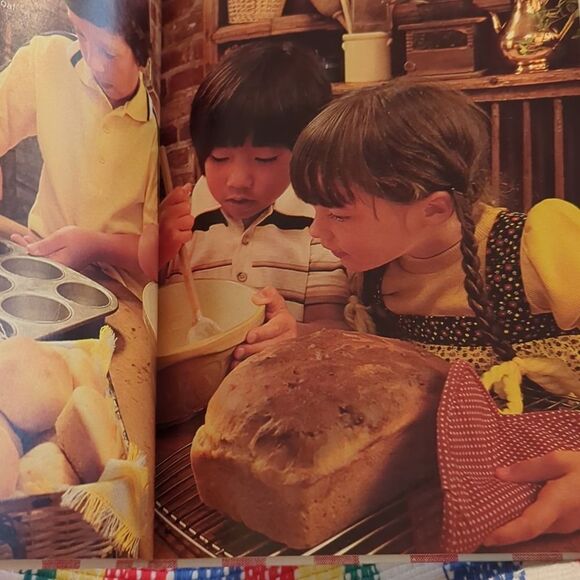 Vintage 70s Better Homes and gardens New Junior cookbook - Picture 5 of 7